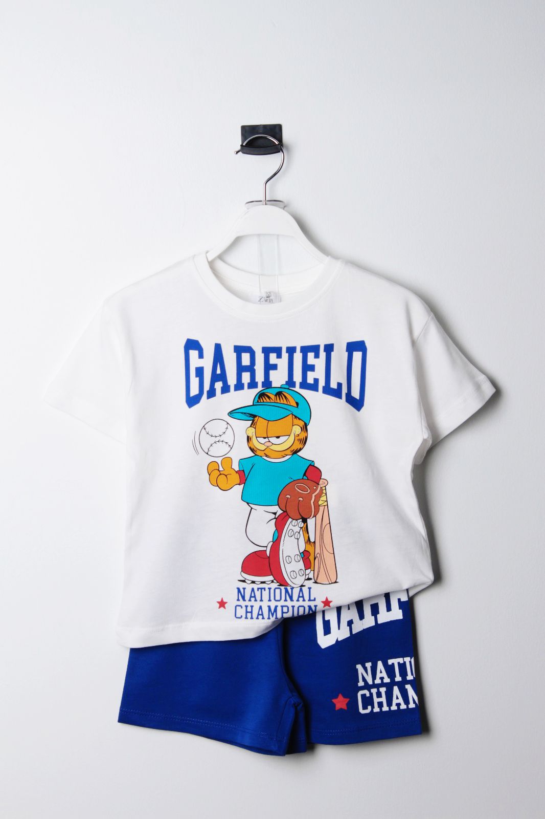 Garfield Baskılı Şortlu Takım