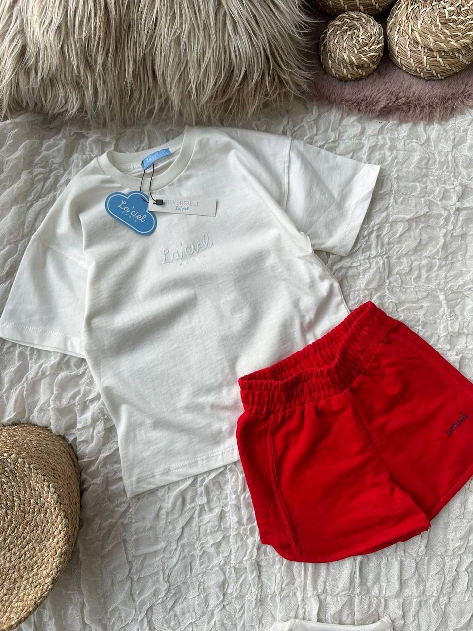 Sırt Detaylı Şortlu Takım