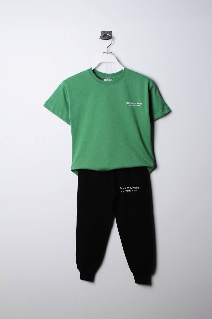 Yeşil T-shirt Alt Siyah Takım