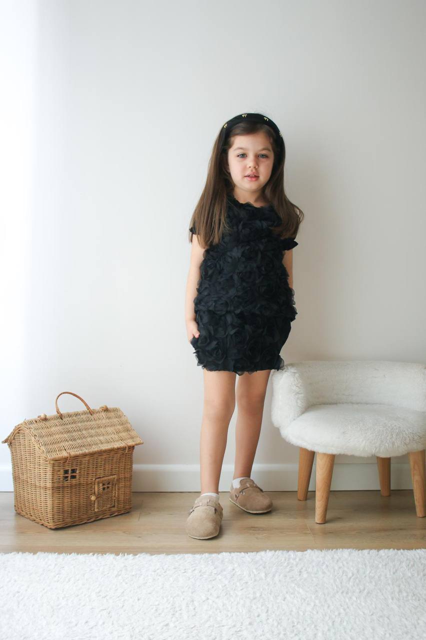 GÜLLÜ MOTİVELİ ŞORT ETEKLİ TAKIM