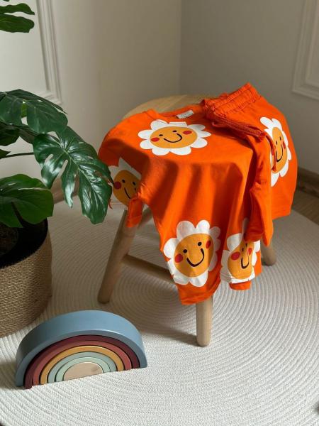 Papatya Desenli Şortlu Takım